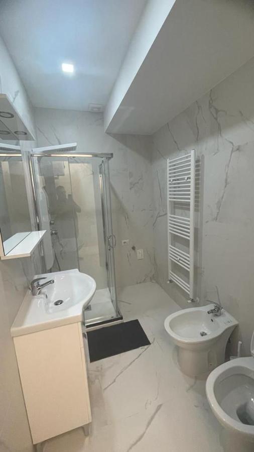 Villa Milano Apt. N. 5 Buitenkant foto