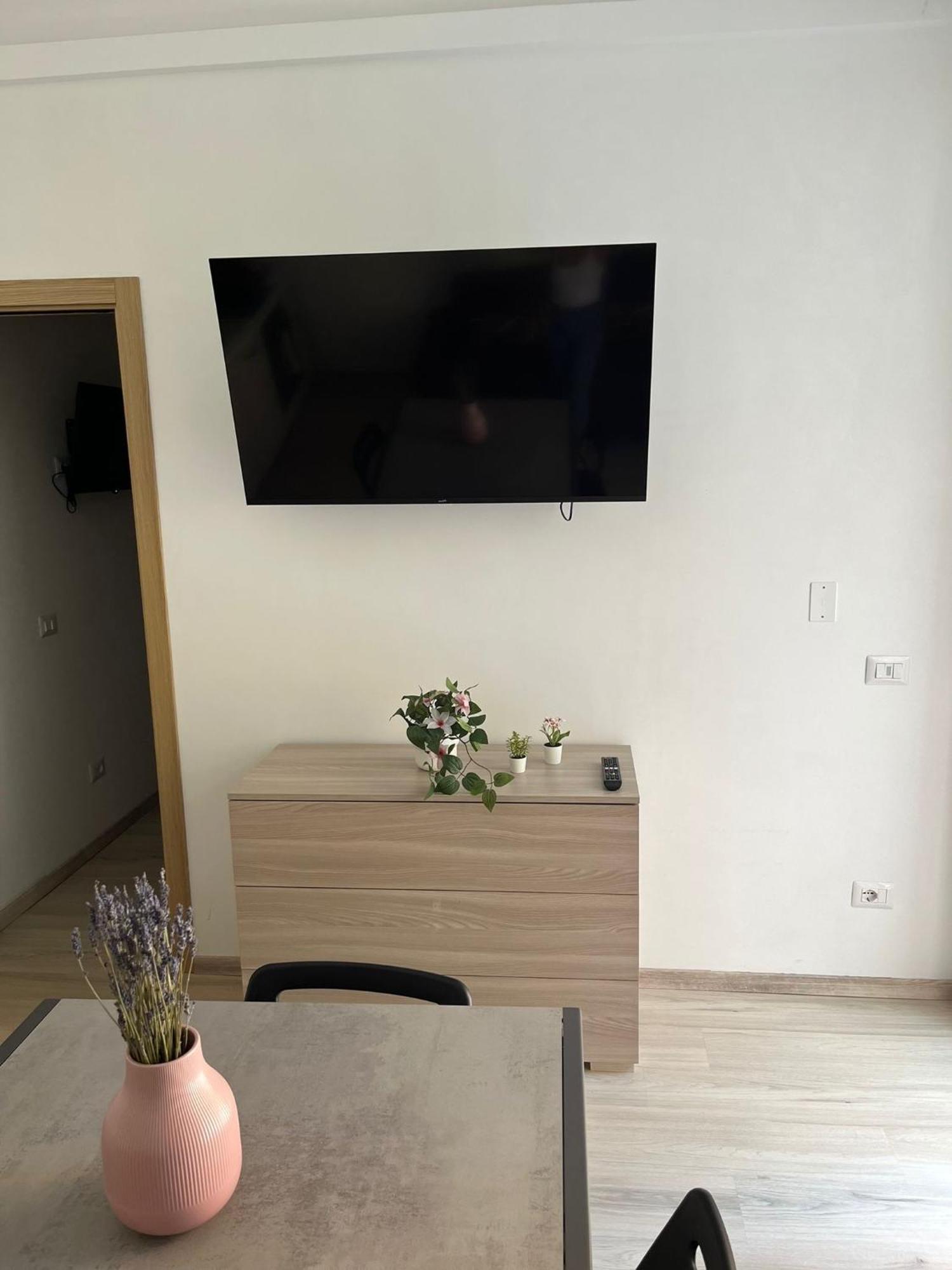 Villa Milano Apt. N. 5 Buitenkant foto