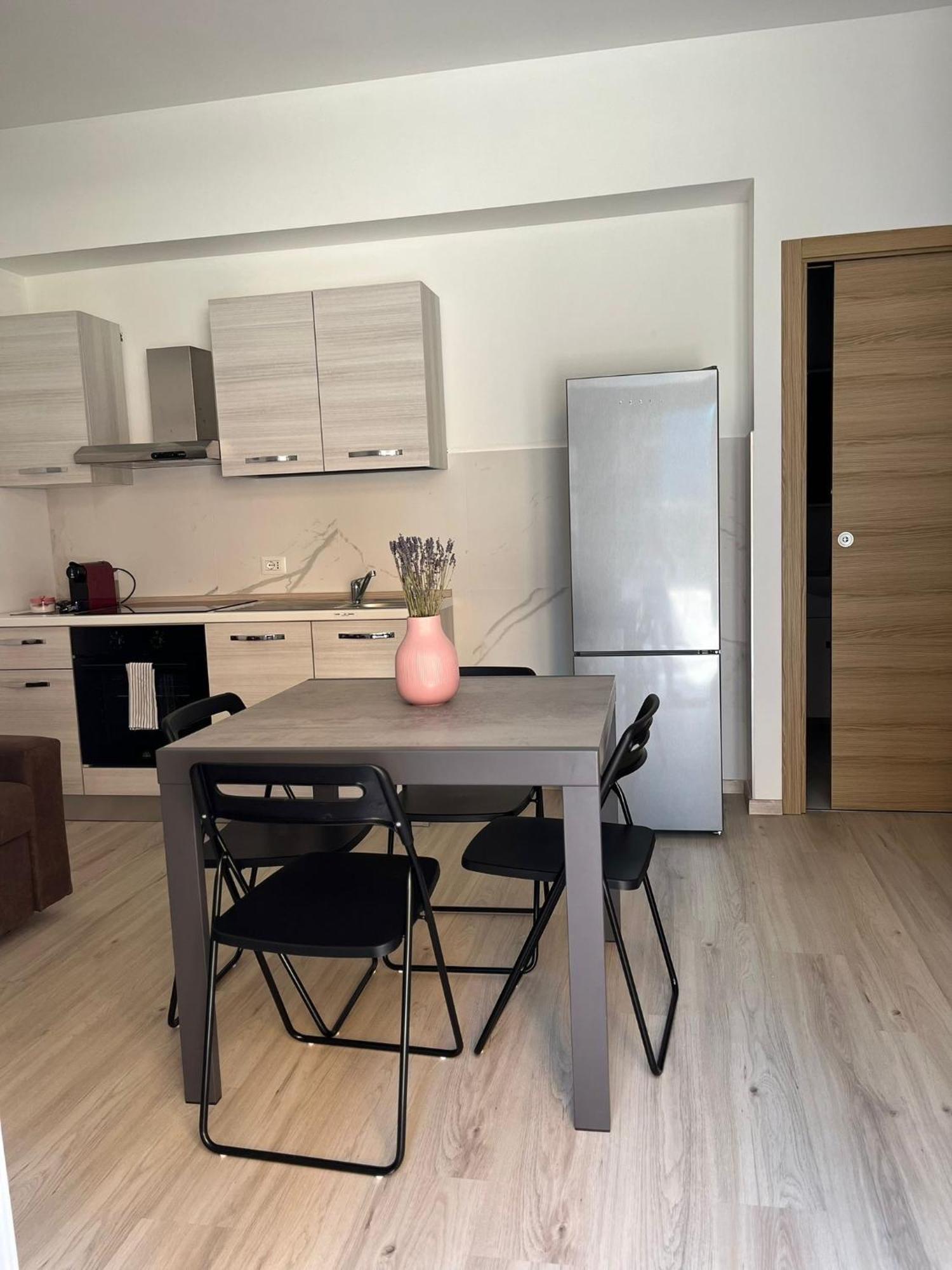 Villa Milano Apt. N. 5 Buitenkant foto